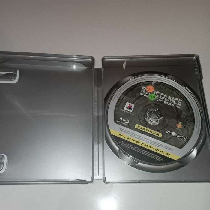 Resistance: Fall of Man [PS3]  **No Booklet**